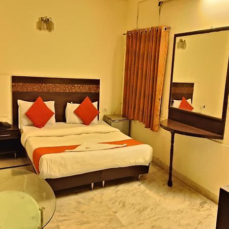 Hotel Mandakini Palace Delhi  Dış mekan fotoğraf