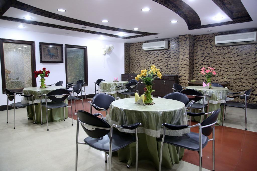 Hotel Mandakini Palace Delhi  Dış mekan fotoğraf