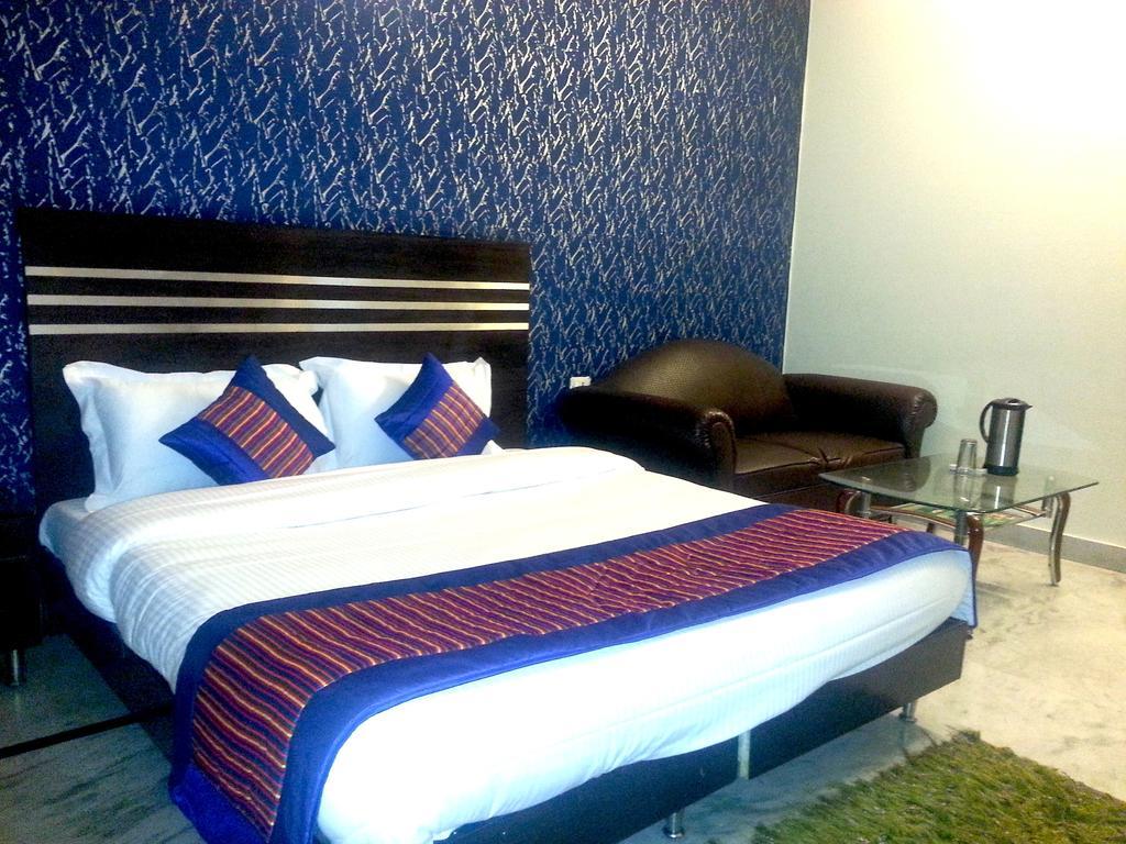 Hotel Mandakini Palace Delhi  Dış mekan fotoğraf