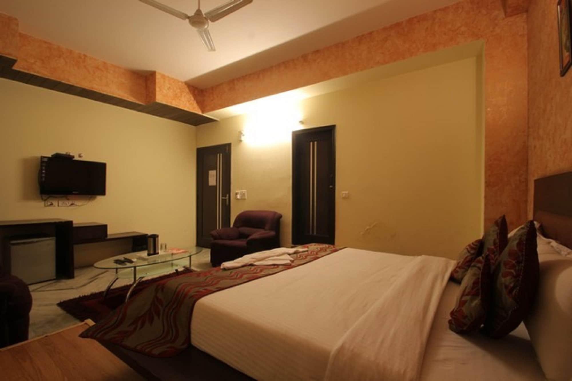 Hotel Mandakini Palace Delhi  Dış mekan fotoğraf