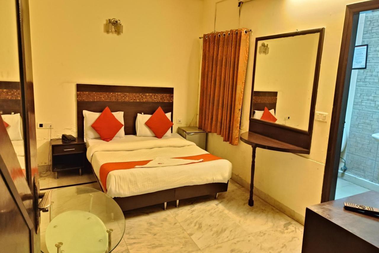 Hotel Mandakini Palace Delhi  Dış mekan fotoğraf